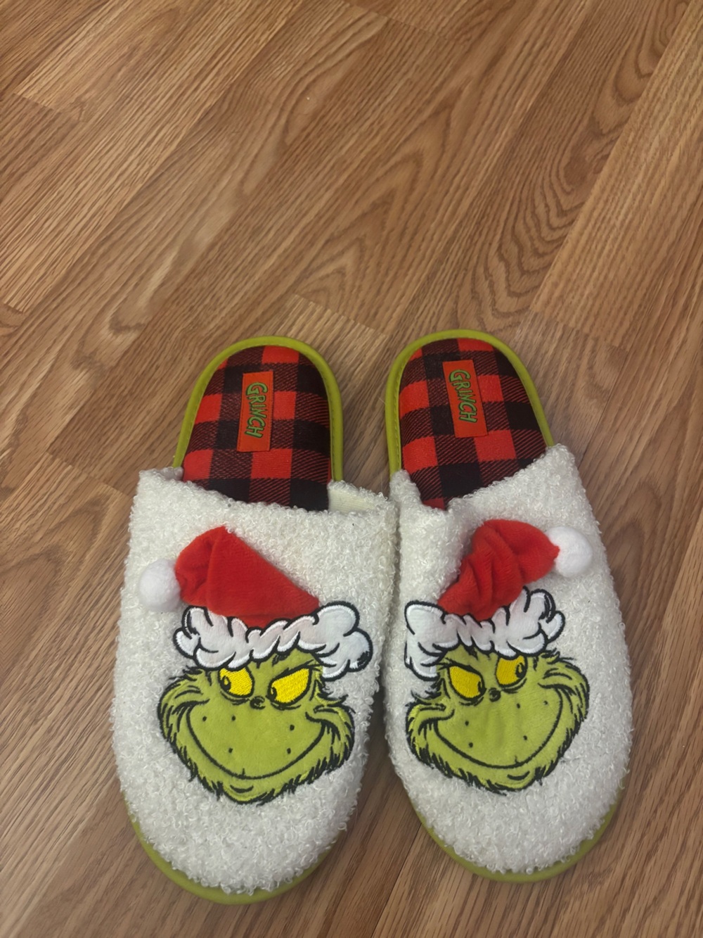 The Grinch Fuzzy Plaid Holiday Slippers Size Large (9-10)